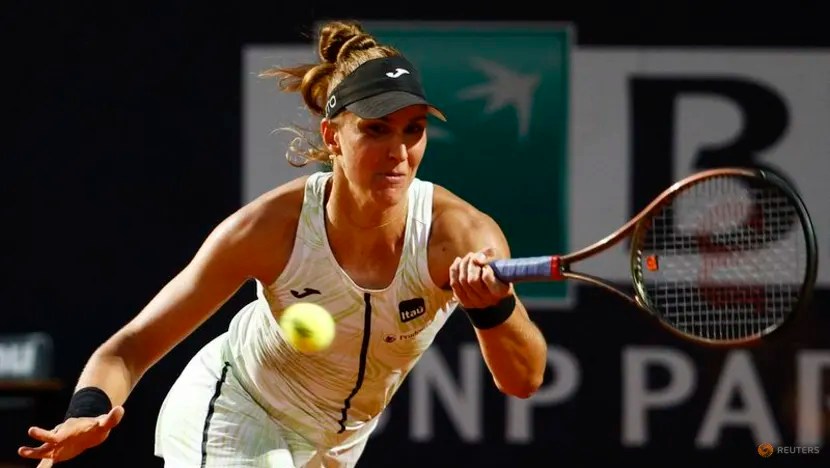 Andreevas lucky charm helps her into french open last 16