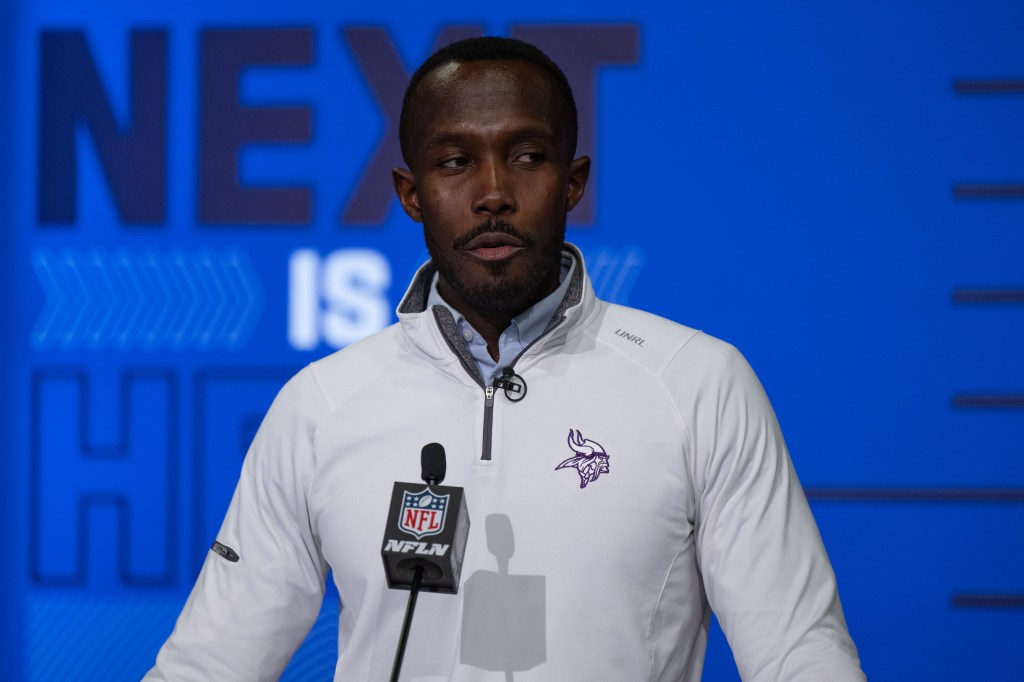 Vikings GM Kwesi Adofo-Mensah indicates he won’t… Vikings gm kwesi adofo mensah signs extension