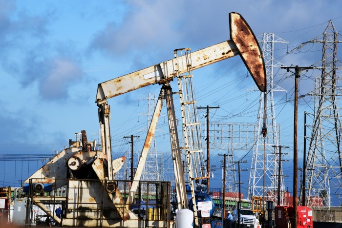 Oil Derrick Scene Free Stock Photo - Public Domain Pictures Oil prices climb us court blocks trump tariffs