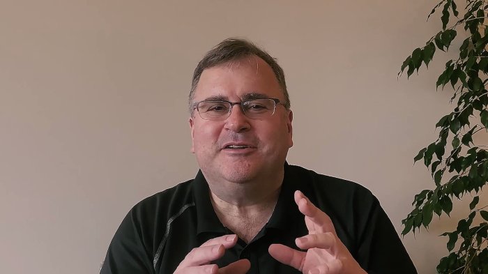 Reid Hoffman: LinkedIn’s Freelancers Aren’t Worried About Automation Reid hoffman ai superagency linkedin