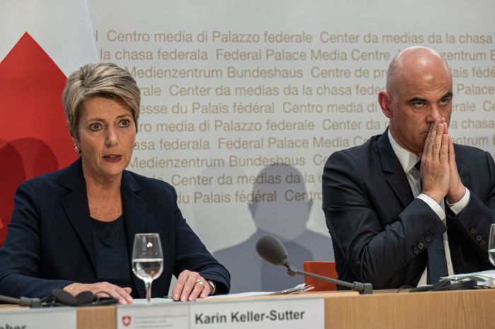 UBS, Swiss Government Finalize Billion Loss Guarantee Deal - Bloomberg Ubs finance chief voices disappointment over swiss capital rules