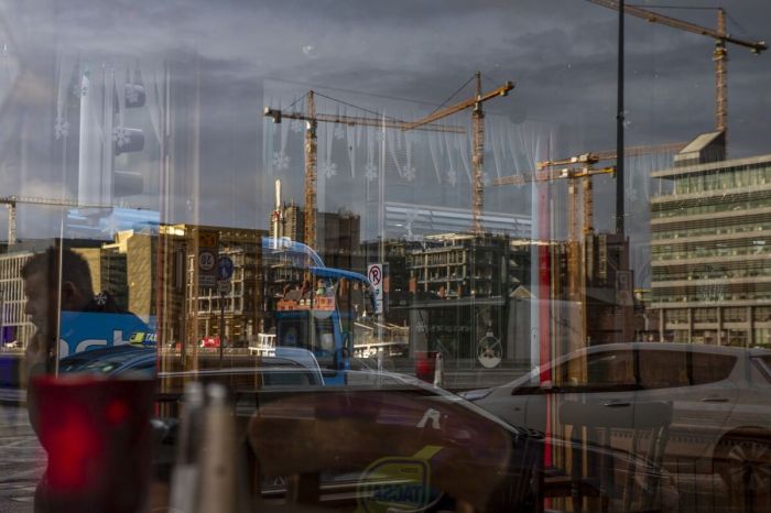 Ireland GDP Growth to Stall as Pharma Exports Weaken, ESRI Says - Bloomberg Irish gdp jumps 97 qq pharma exports us