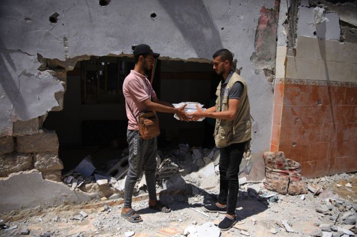 Palestine Emergency Aid Palestinians dangerous ordeal reach israeli approved aid