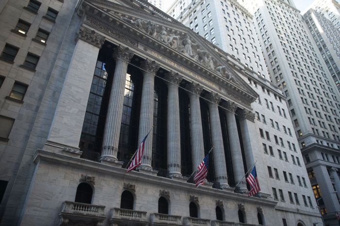 Exterior view of the NYSE New York Stock Exchange building in the ... Nyse arca submits filing listing truth social bitcoin etf
