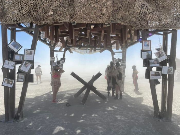 Ukraine makes appearance at Burning Man festival Ukraines black cloud artwork evoke war burning man festival