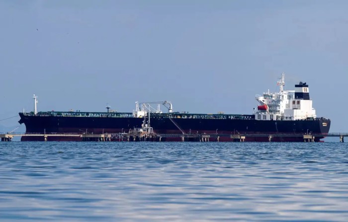 How Venezuela’s Oil Industry has Devastated the Environment - The New ... Venezuela ramps ups taxes private sector chevron oil exit bites