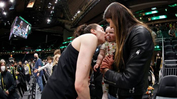 Breanna Stewart and Napheesa Collier Form Unrivaled League - InClub ... Breanna stewart and napheesa collier