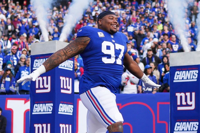 Giants face tricky Dexter Lawrence contract talks as market soars Giants continue search missing offense vs padres