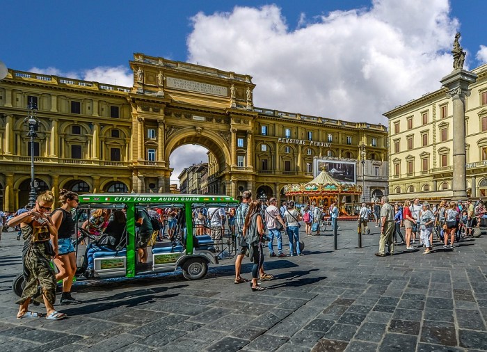 Florence Bus Tourist · Free photo on Pixabay Italys meloni says high energy prices are main economic challenge