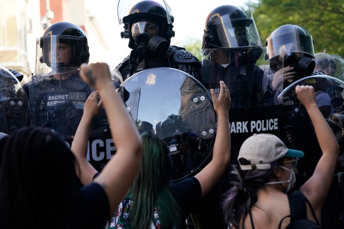 Police arrest tactics at protests add to virus risk - POLITICO Ices tactics draw criticism it triples daily arrest targets