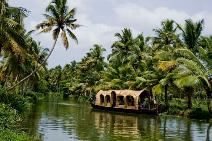 12 Top Tourist Places to Visit in South India Indias yes bank raise up 160 billion rupees via equity debt