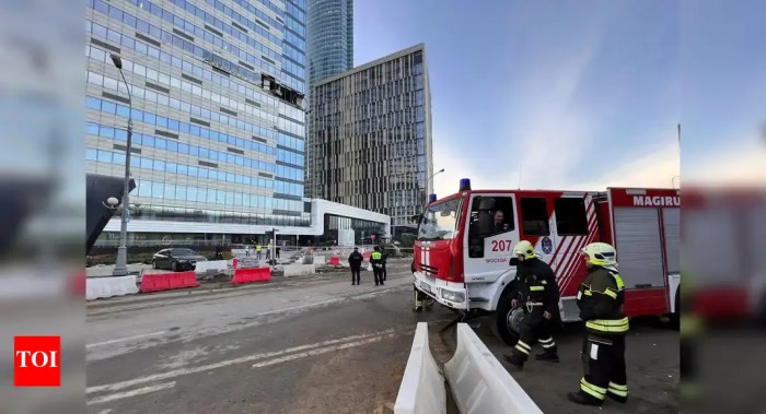 Ukraine drones attack moscow forces airport closure russia says