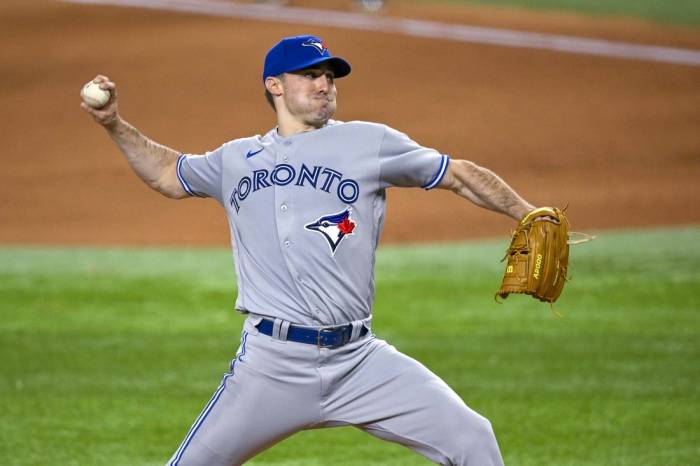 Bo bichettes pinch homer ninth propels jays over rangers