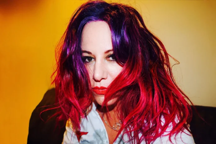 jennifer-finch-l7-bassist-and-vocalist-dies-at-59-after-battle-with-brain-cancer