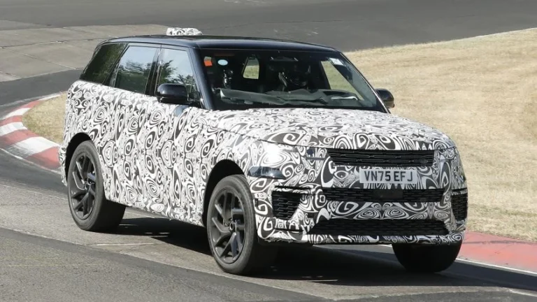 New Range Rover Sport facelift spied with huge exhaust pipes