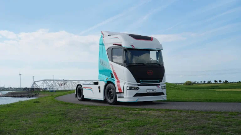 BYD Challenges Tesla at IAA Transportation 2026 with the Unveiling of the High-Capacity ETT 44 Electric Semi Truck