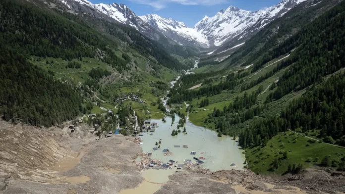 catastrophic-himalayan-ice-rock-avalanche-kills-over-1300-and-highlights-the-growing-threat-of-melting-global-glaciers