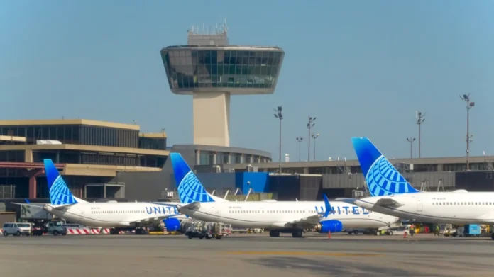cut-fiber-optic-cable-plunges-new-york-city-and-philadelphia-airports-into-chaos