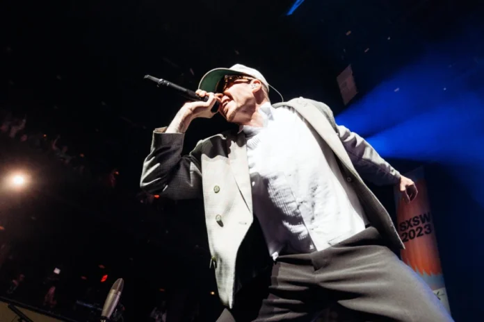 macklemore-challenges-robert-kraft-to-match-million-dollar-donation-amid-ongoing-loop-tour-controversy