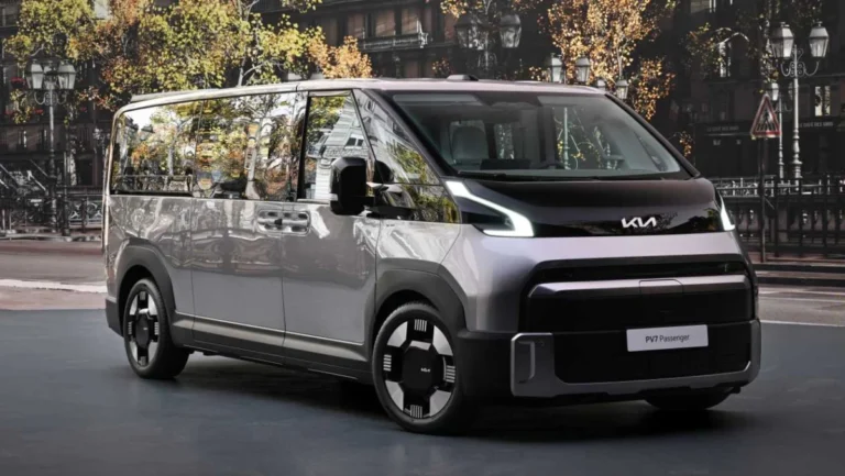 New Kia PV7: nine seats and 350kW charging for PV5’s big brother