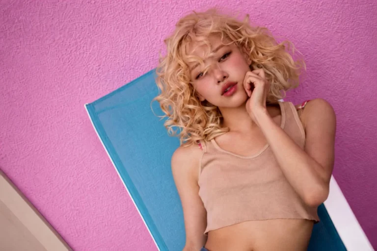 ROSÉ of BLACKPINK returns to the spotlight with her new solo single new trick and a groundbreaking Apple Shot on iPhone campaign