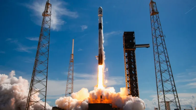 SpaceX Reaches Historic 700th Falcon Rocket Launch With Final SES O3b mPOWER Satellite Delivery