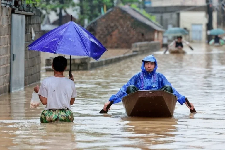 Torrential Rains and Severe Flooding Paralyze Northern Vietnam as Authorities Brace for Further Climatic Instability